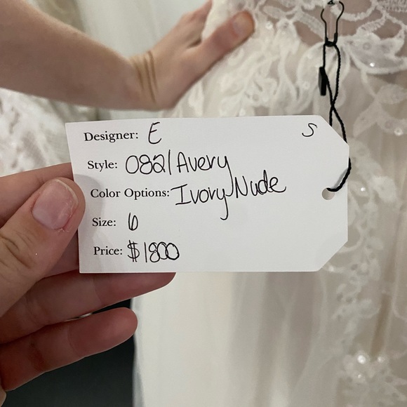 Size 6 Wedding Dress, BRAND NEW - Picture 4 of 5